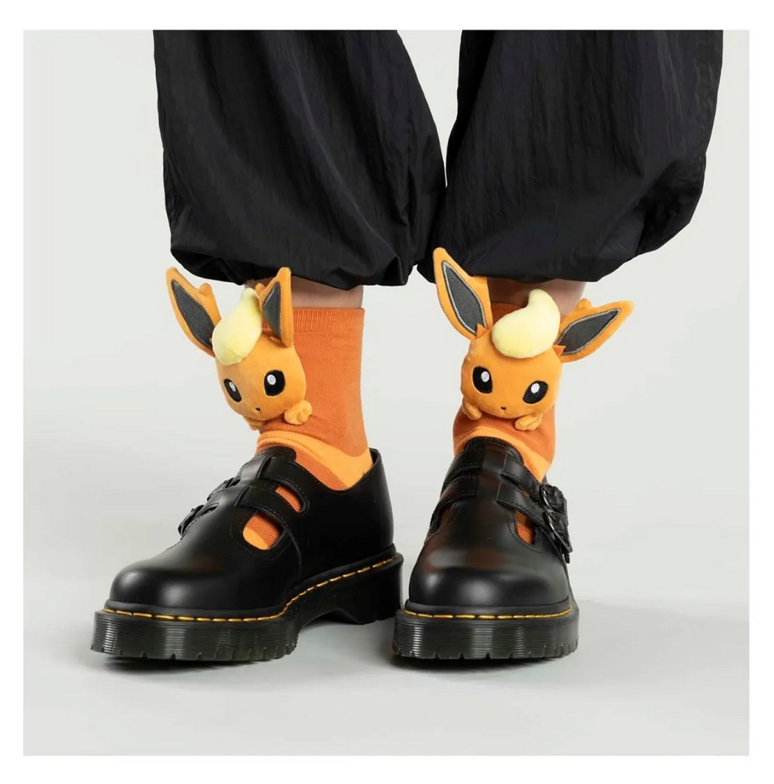 Calcetines: Pokemon Center Eevee Evoluciones - Flareon